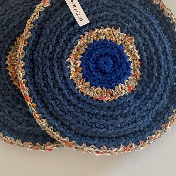 Crochet pot holders, trivet for diner table, Crochet Gift For Mom - Picture 15 of 15